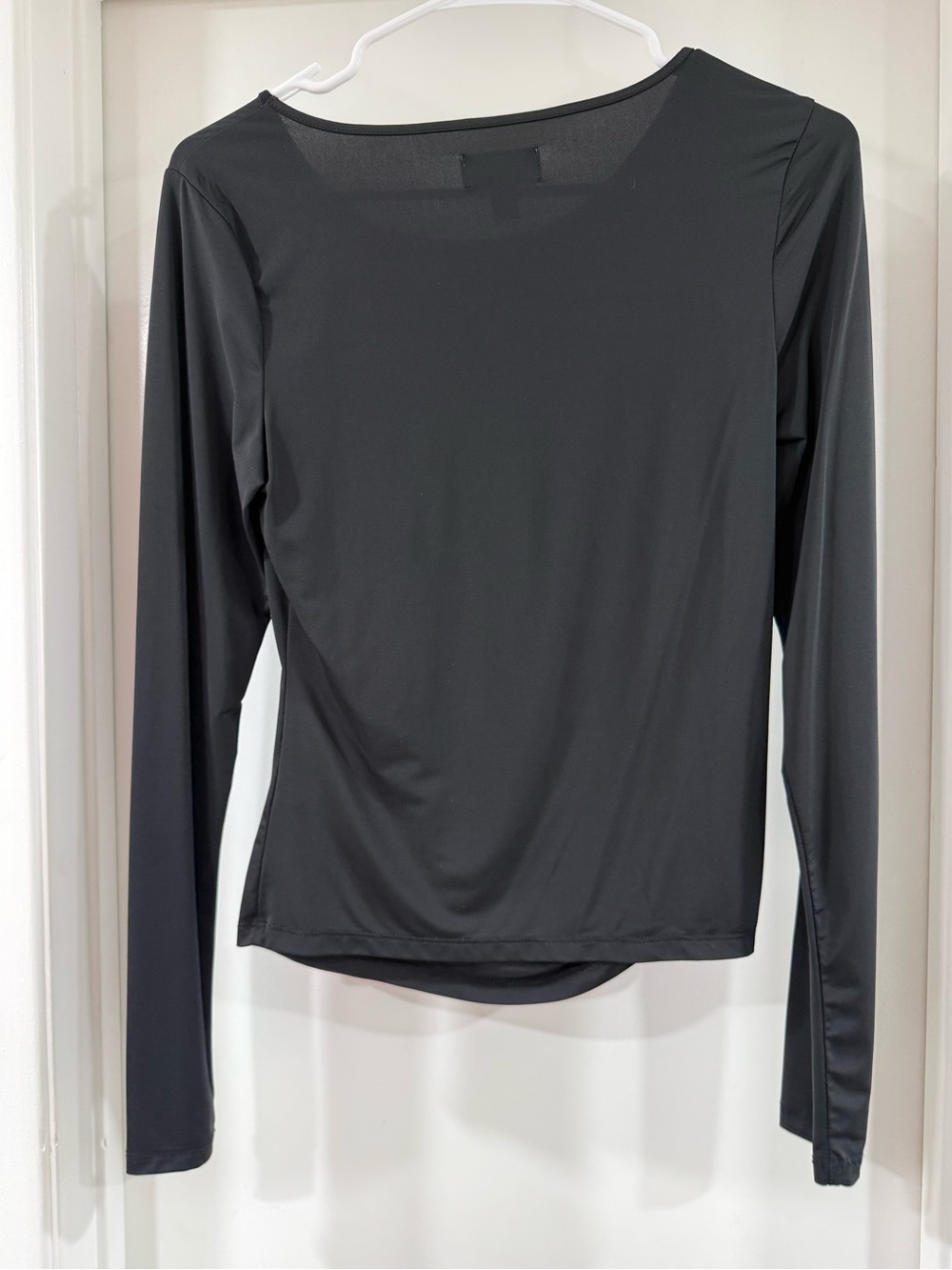 Open Edit Long-Sleeve Ruched Side Top - Picture 2 of 4
